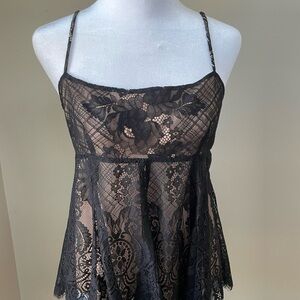 Black lace top BCBG MAXAZRIA